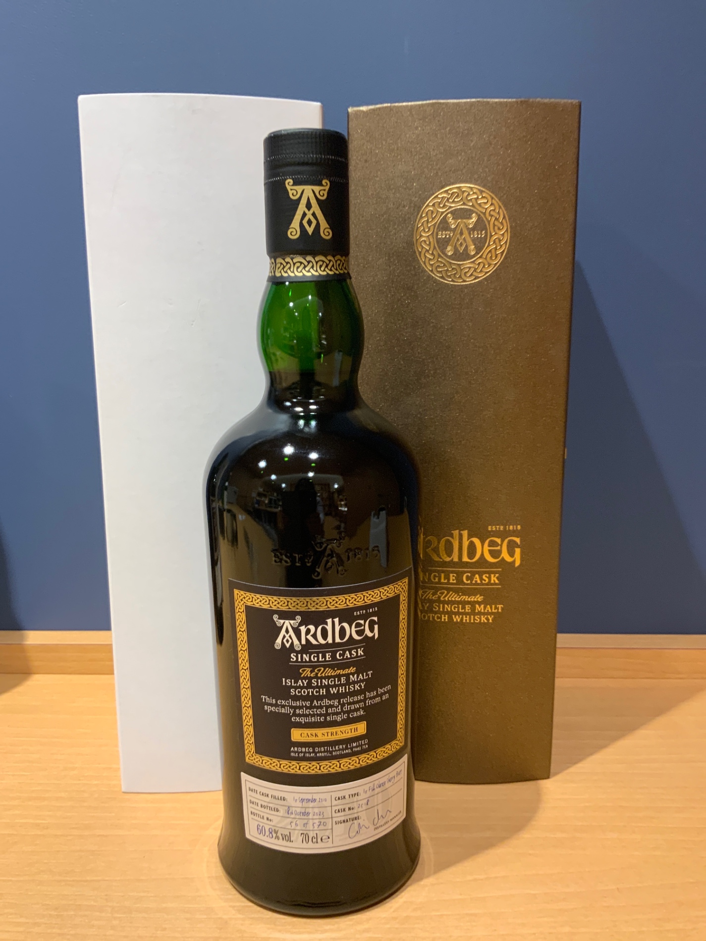 アードベッグ　シングルカスク#2518 ssYyZfEqX97lcSZiEdsz4q68JfXlb7