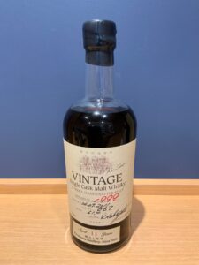 Fb9N2fx0N3Sa3244TNzuTvz8mnLikHymLEQxAN0X お酒買取専門店LIQUORJOYリカージョイ Bottle of Vintage Single Cask Malt Whisky with handwritten age and batch info on the label Karuizawa Distillery cork seal on top