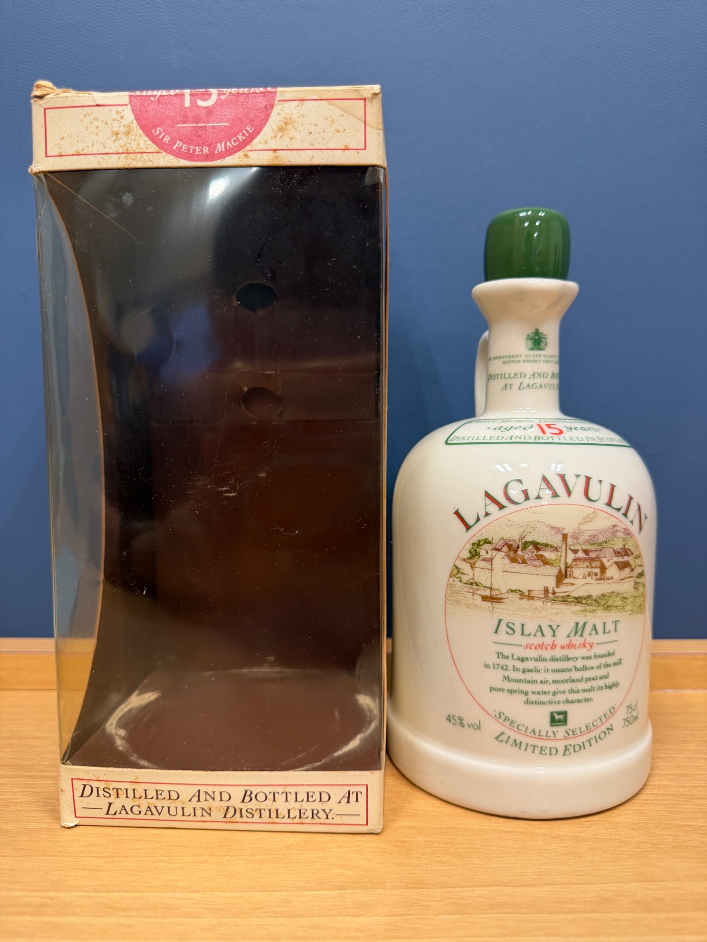 ラガヴーリン15年 ホワイトセラミック - お酒買取専門店LIQUORJOY